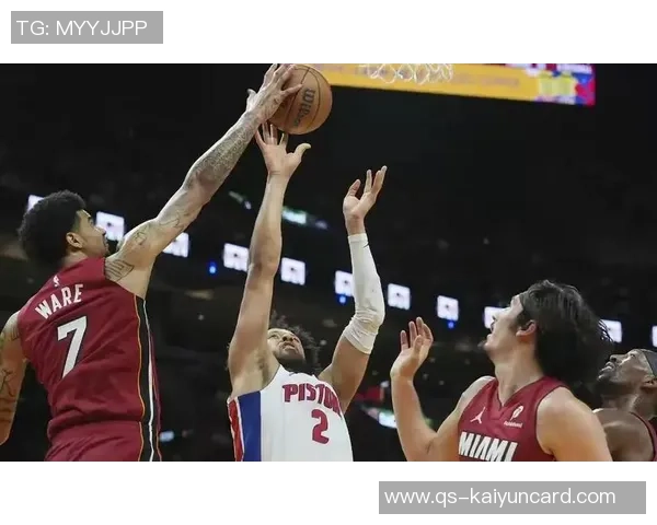 亨特对阵旧主表现出色9投6中斩获16分4篮板2抢断三分命中率50